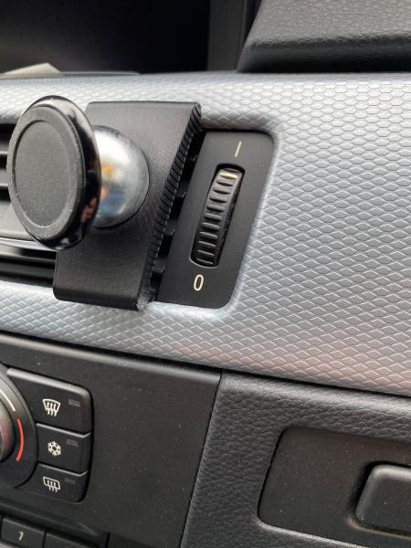 Handyhalter passend zu BMW 3er E90, E91, E92, E93 2005–2013 Made in GERMANY inkl. Magnethalterung 360° Dreh-Schwenkbar!!